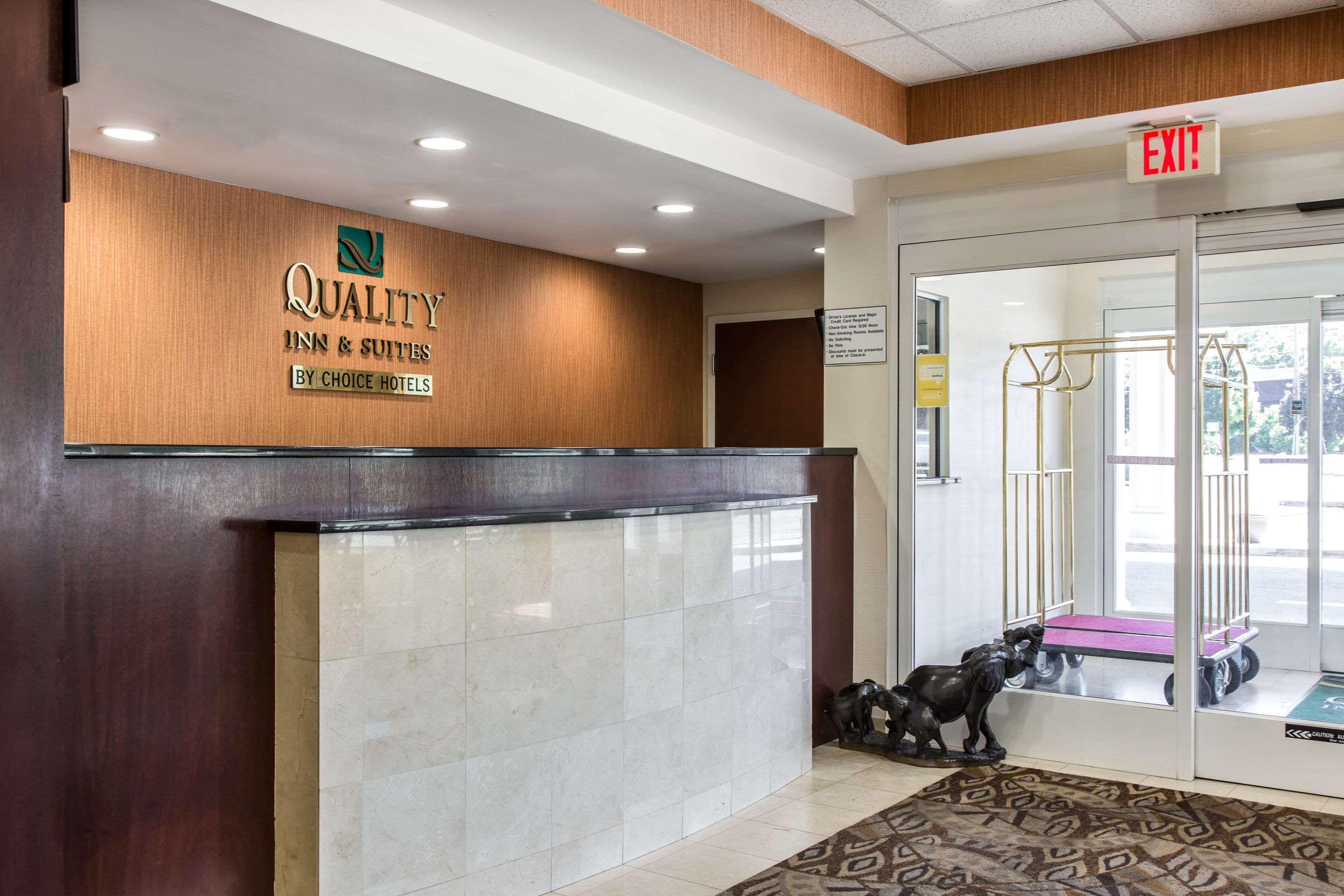 Quality Inn & Suites Danbury Near University Εξωτερικό φωτογραφία